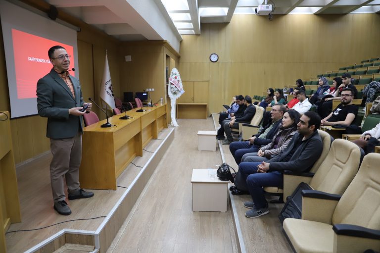 universitemizde-turk-hava-yollari-kariyer-etkinligi-ucus-ve-otesi-programi-gerceklestirildi