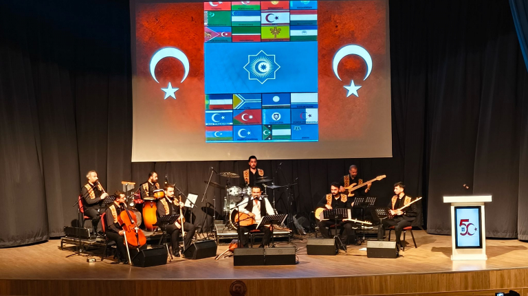universitemizde-turkun-turkusu-konseri-duzenlendi