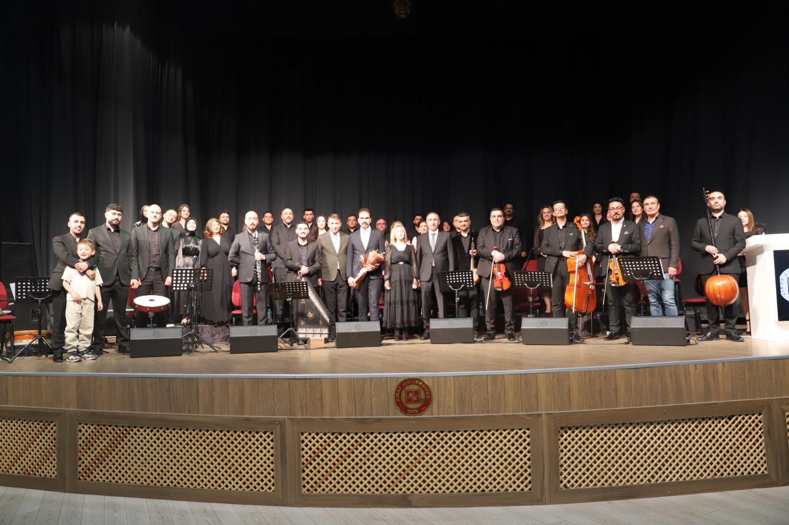 universitemiz-akademisyenler-korosunun-konseri-buyuk-begeni-aldi