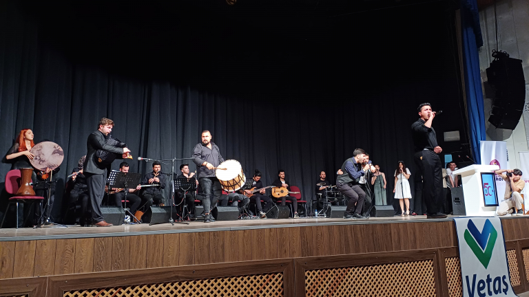 universitemizde-vetakort-muzik-ve-halk-oyunlari-gosterisi-sahnelendi