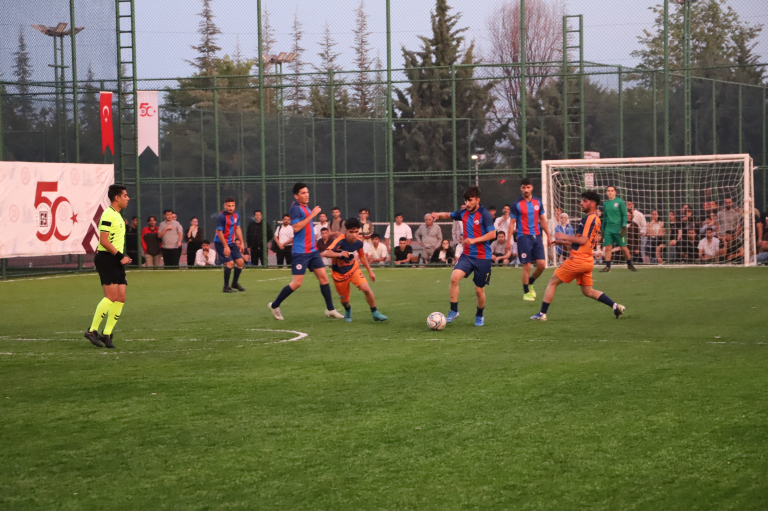 universitemizin-50-yil-spor-senlikleri-futbol-musabakalari-sona-erdi