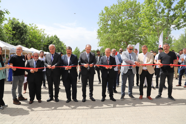 aub-tanitim-ve-tercih-fuari-universitemizde-gerceklestirildi